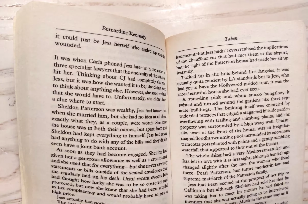 Taken Paperback Taken Paperback 2004 by Bernardine Kennedy by Bernardine Kennedy - Bernardine Kennedy, knyga 6