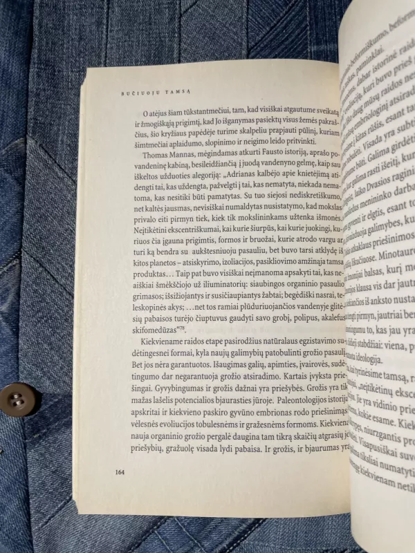 Bučiuoju tamsą - Autorių Kolektyvas, knyga 6