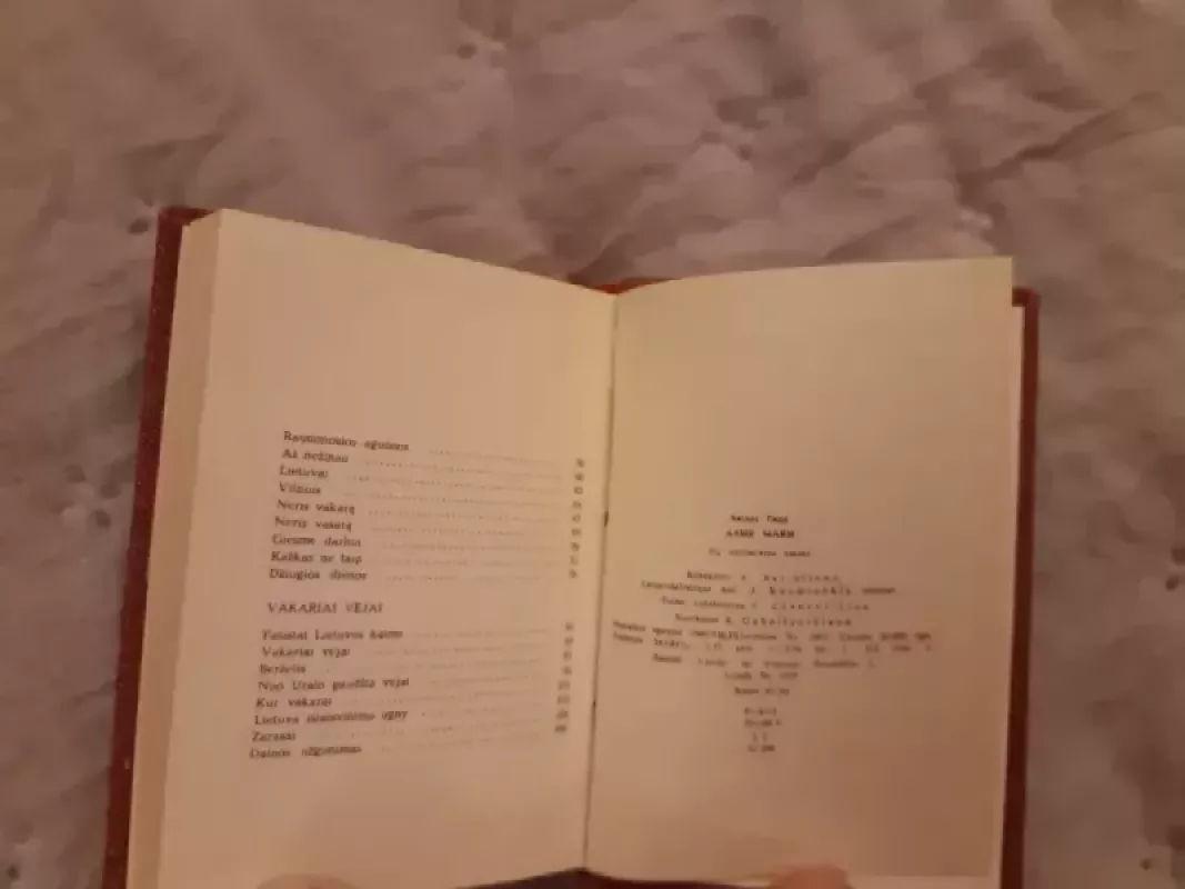 Raudonosios aguonos - Liudas Gira, knyga 3