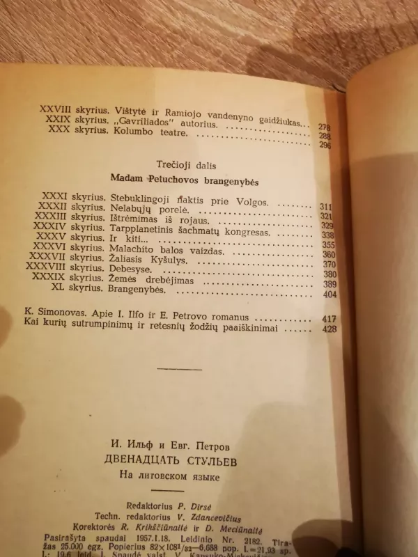 Dvylika kėdžių - Ilja Ilfas, Jevgenijus  Petrovas, knyga 4