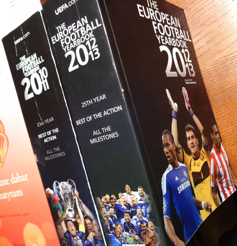 Europos futbolo knyga 2010-2011 - Mike Hammond, knyga 3