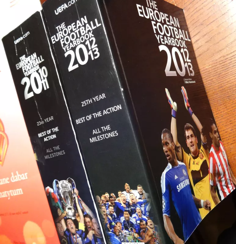 Europos futbolo knyga 2012-2013 - Mike Hammond, knyga 3