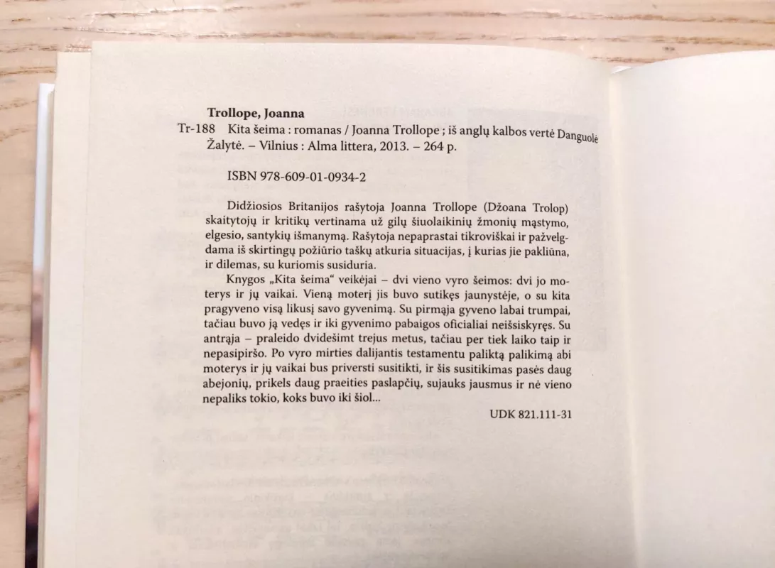 Kita šeima - Joanna Trollope, knyga 6