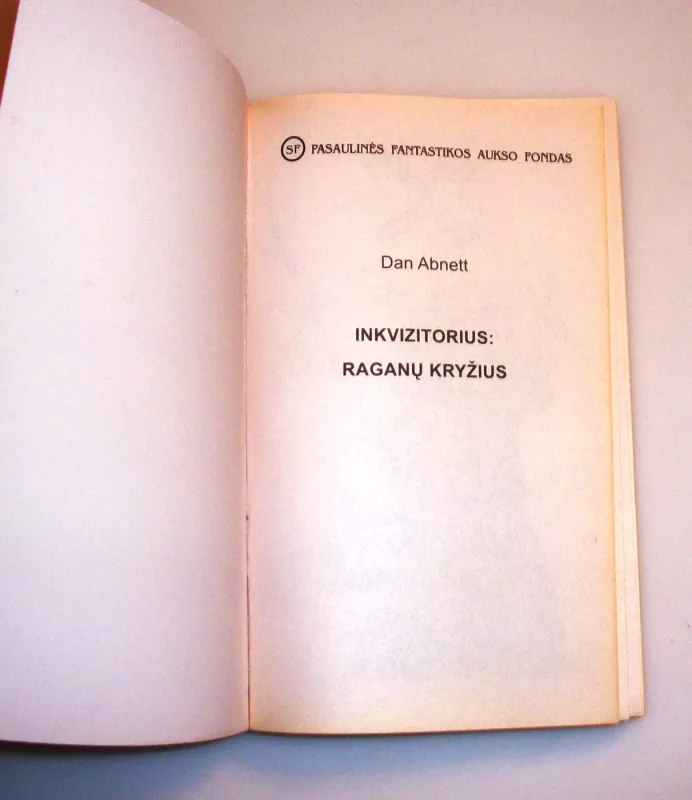 Inkvizitorius: raganų kryžius - Dan Abnett, knyga 5