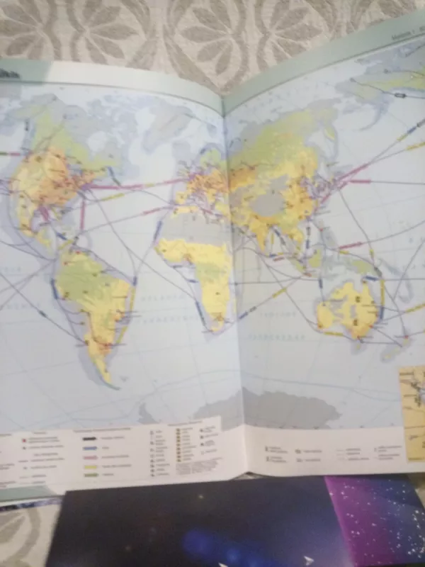 Žemė geografijos atlasas mokyklai - Autorių kolektyas, knyga 3