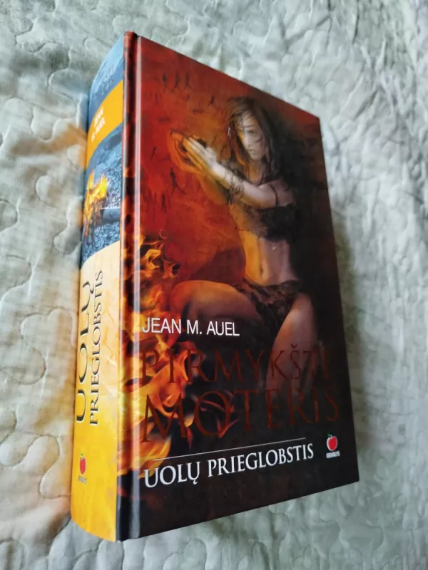 PIRMYKŠTĖ MOTERIS. Uolų prieglobstis - Jean M. Auel, knyga 2