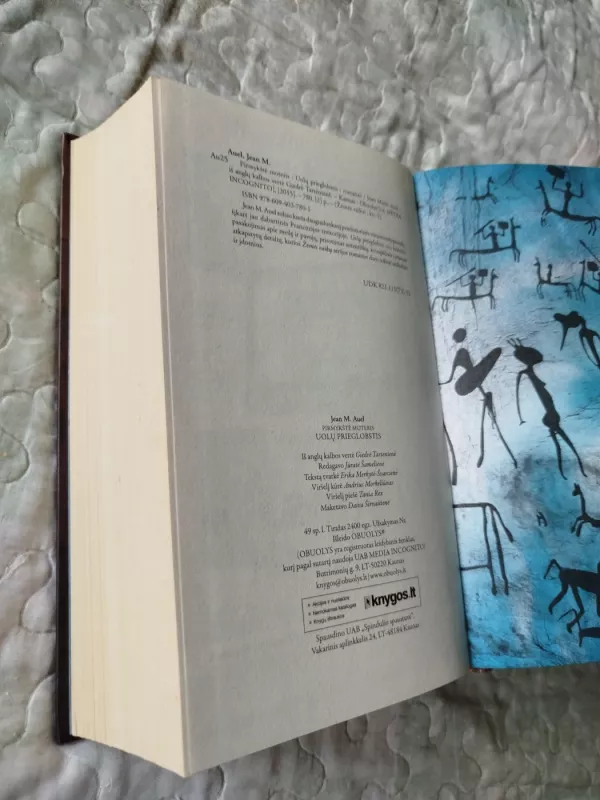 PIRMYKŠTĖ MOTERIS. Uolų prieglobstis - Jean M. Auel, knyga 5