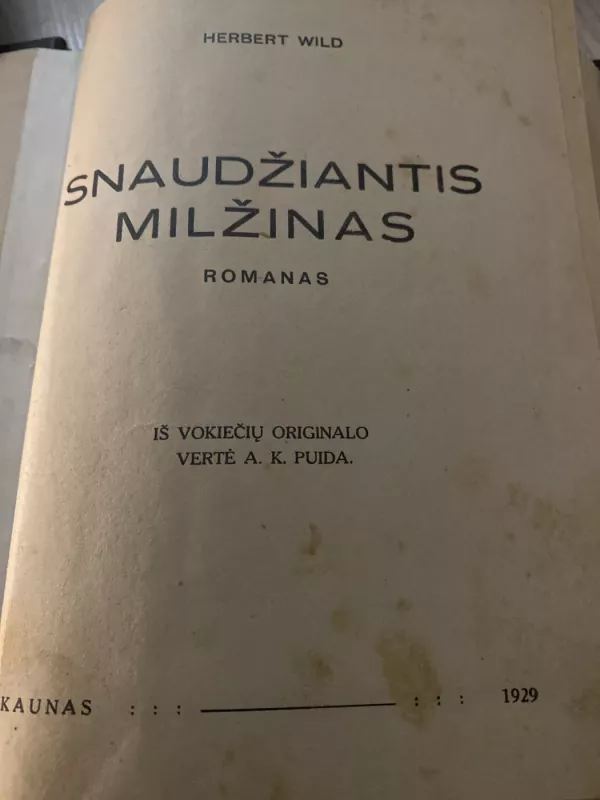 Snaudžiantis milžinas - Wild Herbert, knyga 3