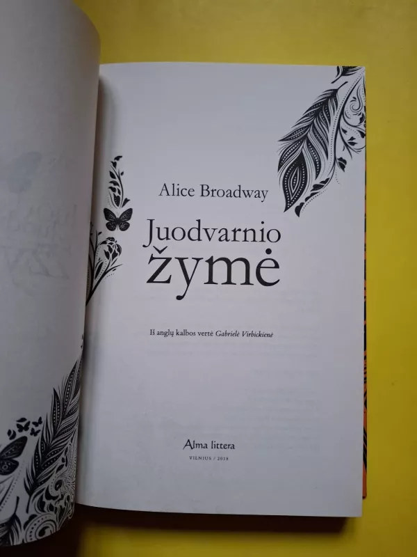 Juodvarnio žymė - Alice Broadway, knyga 4