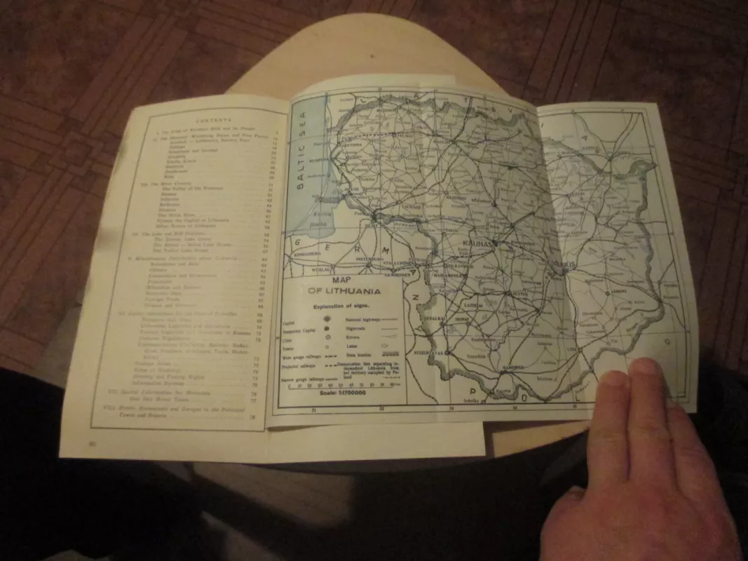 Lithuania. Guiding facts for tourists - Lietuvos automobilistų klubas, knyga 5