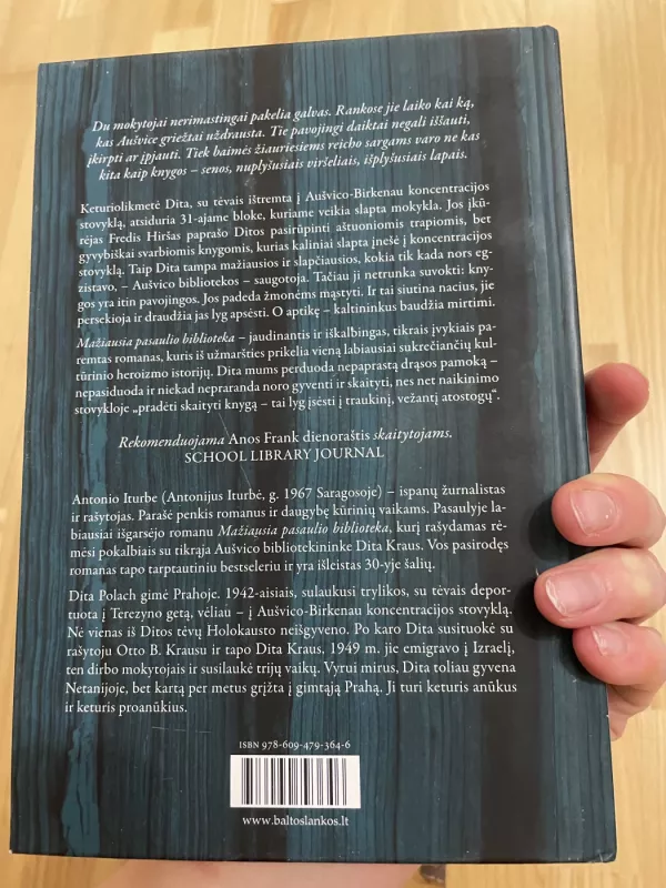 Mažiausia pasaulio biblioteka - Antonio Iturbe, knyga 3