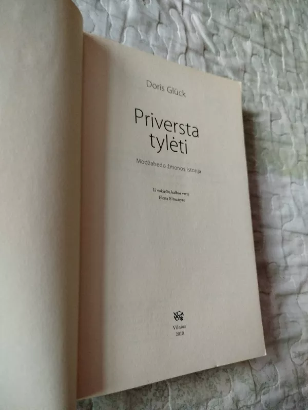 Priversta tyleti - Doris Glück, knyga 3