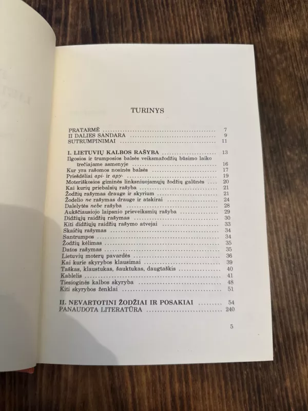 Praktinė Lietuvių kalbos vartosena - Juozas Vaišnys, knyga 4