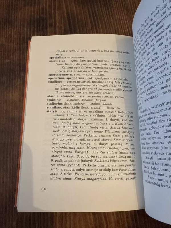 Praktinė Lietuvių kalbos vartosena - Juozas Vaišnys, knyga 5