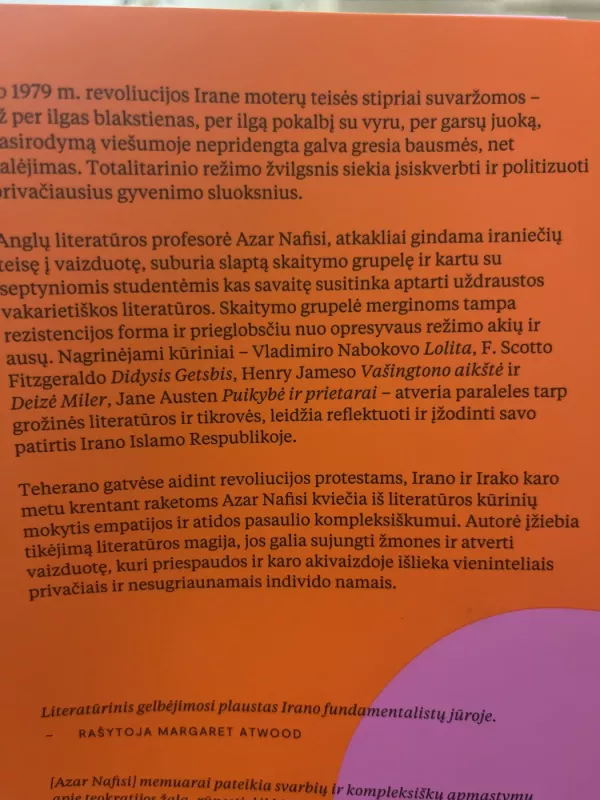 Skaitant Lolitą Teherane - Azar Nafisi, knyga 3