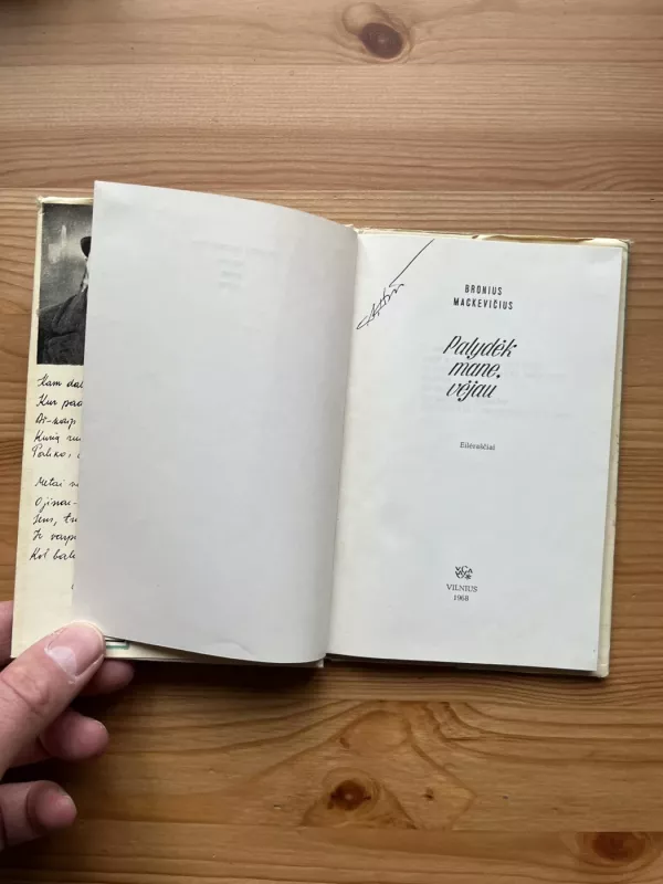 Palydėk mane, vėjau - Bronius Mackevičius, knyga 3