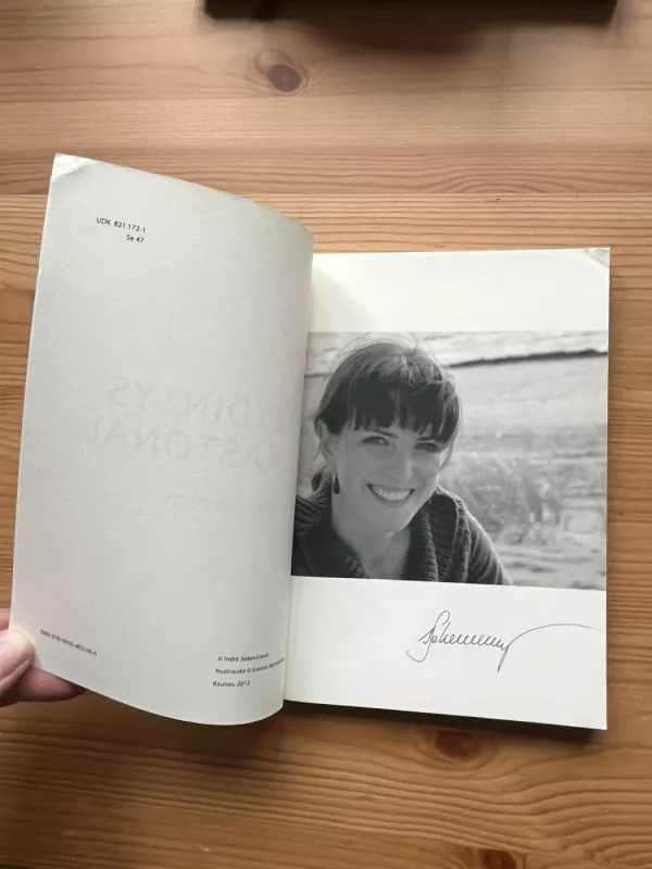 Žydintys kaštonai - Indrė Sekevičienė, knyga 3