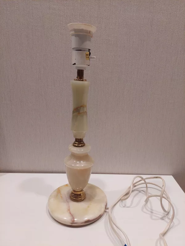 Šviestuvo stovas - , namai ir interjeras 2