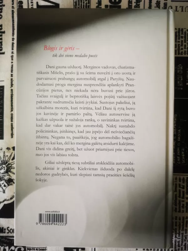 Moteris su automobiliu, akiniais ir ginklu - Sebastien Japrisot, knyga 3