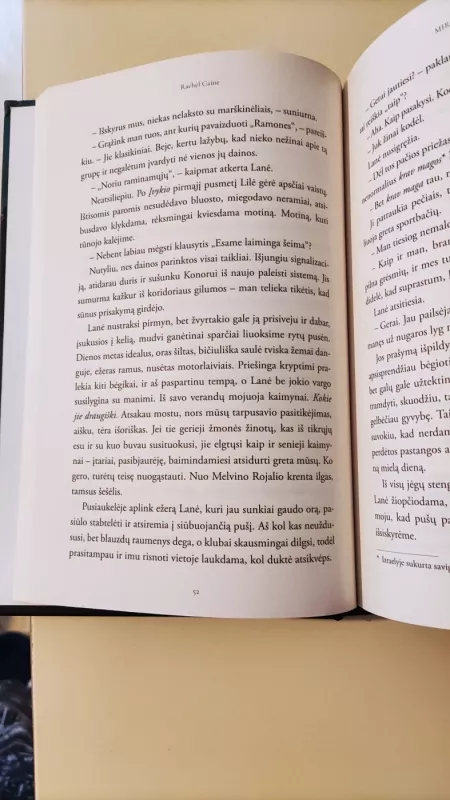 Mirusiųjų ežeras - Rachel Caine, knyga 3