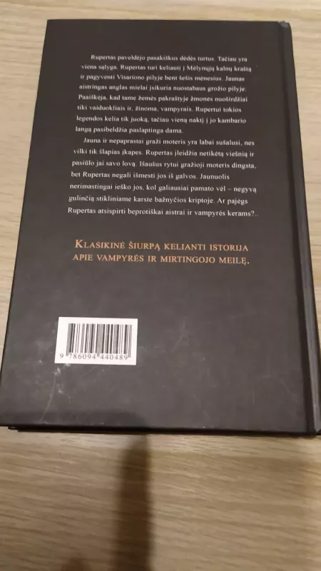 Dama  su  įkapėmis - Bremas Stoukeris, knyga 3