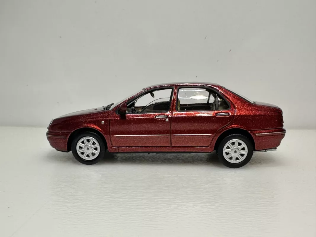 Lancia Lybra 1:43 Solido - , namai ir interjeras 6
