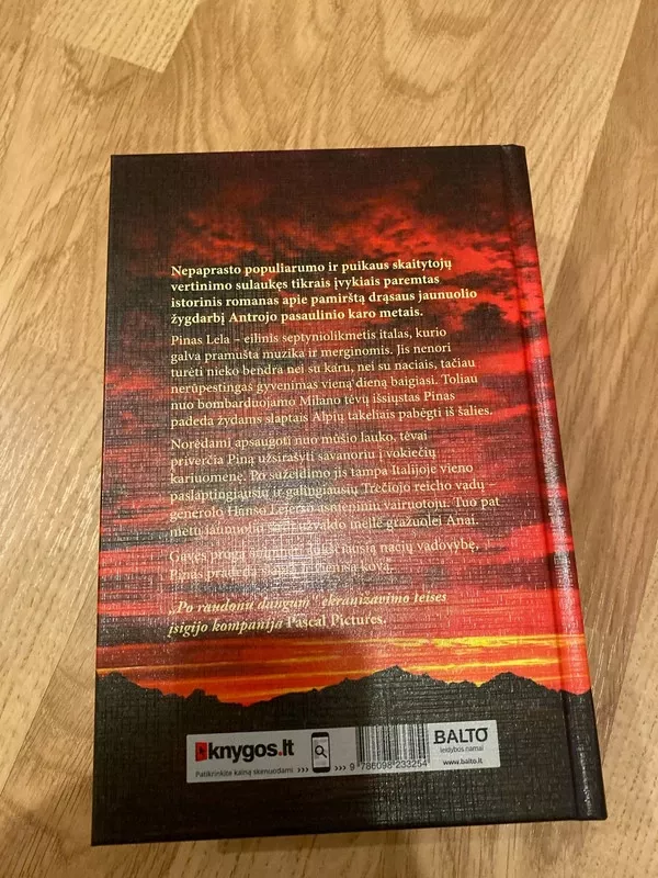 Po raudonu dangum - Mark Sullivan, knyga 3