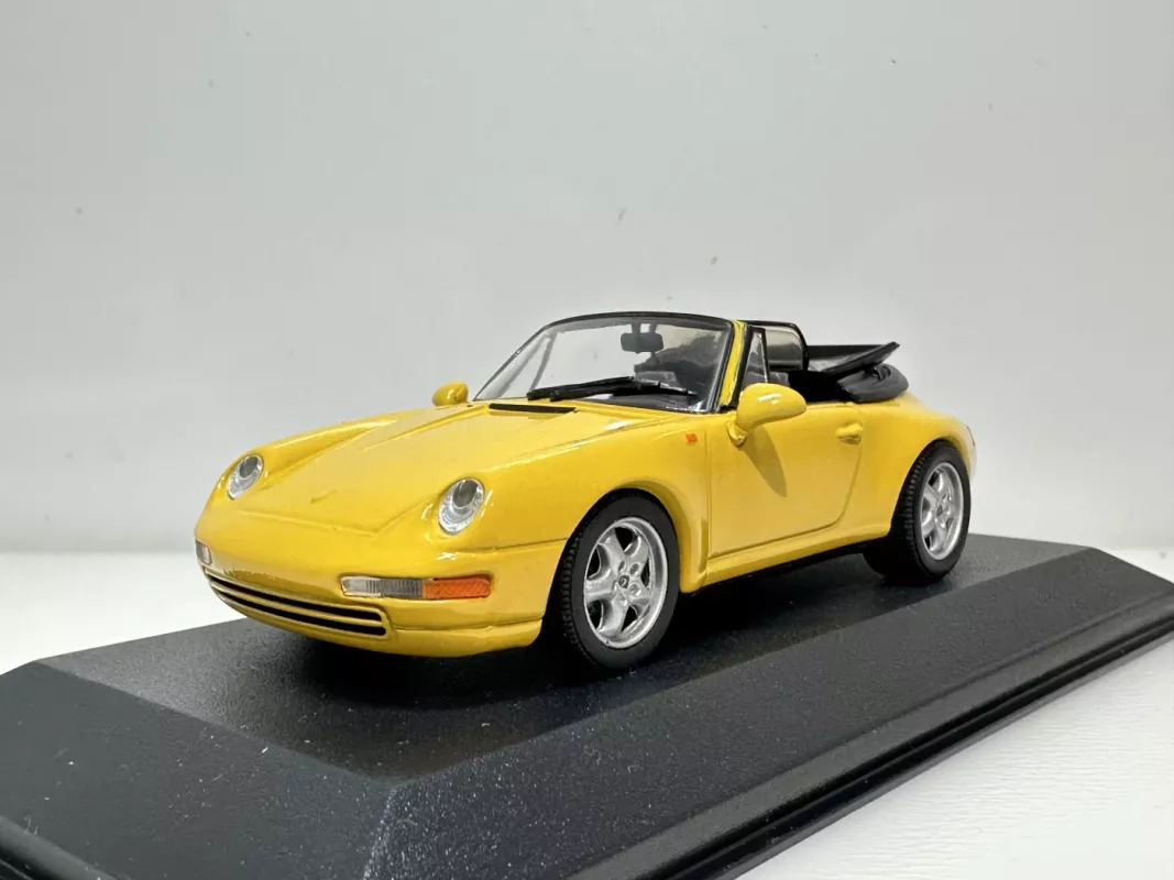 Porsche 911 (993) Carrera Cabriolet geltonas 1:43 Minichamps Dealer - , namai ir interjeras 5