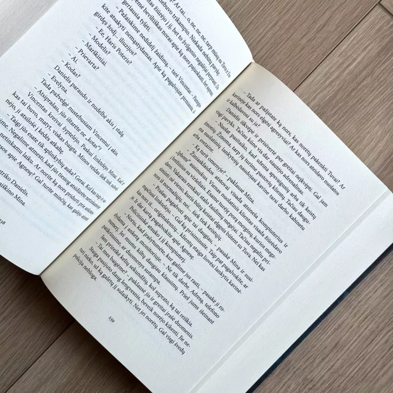 Dėžė - Autorių Kolektyvas, knyga 5