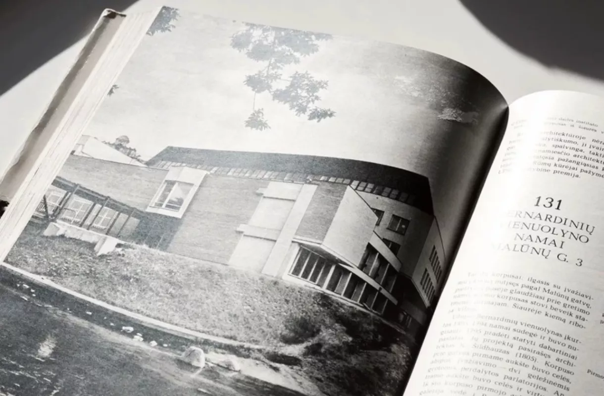 Vilniaus architektūra - Čeburlėnas K. ir kiti (red. kolegija), knyga 4