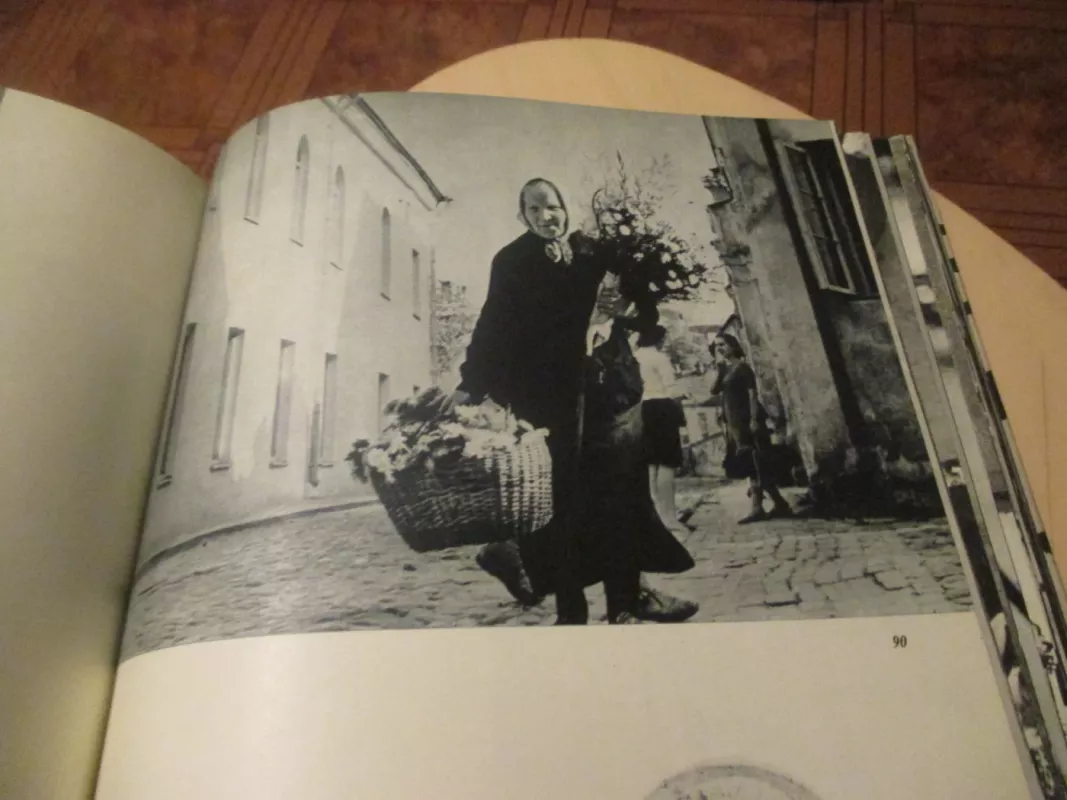 Vilniaus šiokiadieniai - A. Sutkus, knyga 6