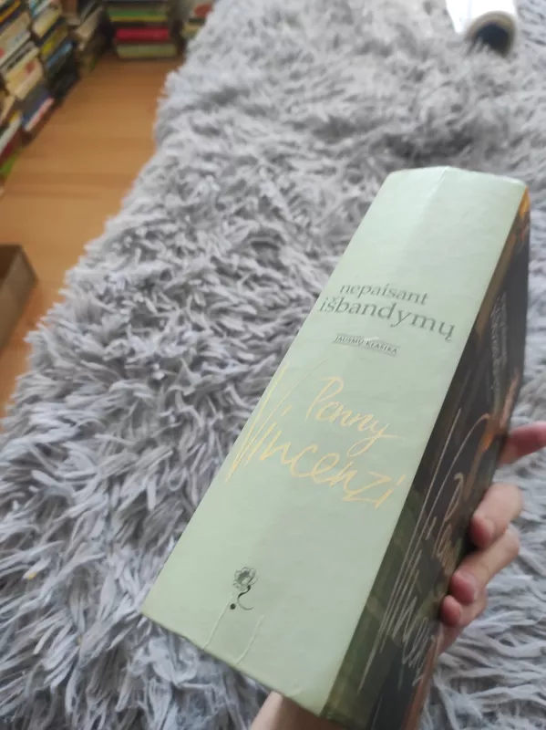 Nepaisant išbandymų - Penny Vincenzi, knyga 5