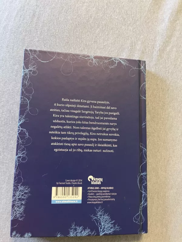 Mėlyna sruoga (antroji ciklo Siuntėjas dalis) - Lois Lowry, knyga 3