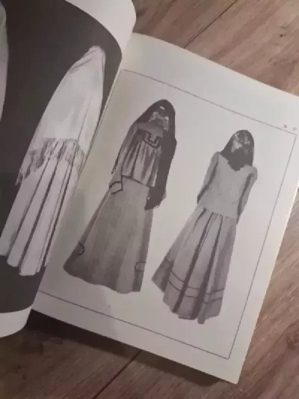 Lietuvių liaudies moterų drabužiai XVIII a. pab. - XX a. pr. - Stasė Bernotienė, knyga 4