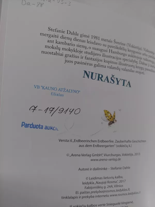 Žemuogių fėja Žemuoginukė: stebuklingos istorijos iš žemuogių pievelės - Stefanie Dahle, knyga 3