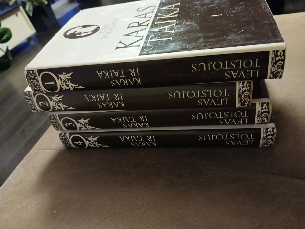 Karas ir taika. I-IV tomai (1978) - Levas Tolstojus, knyga 4