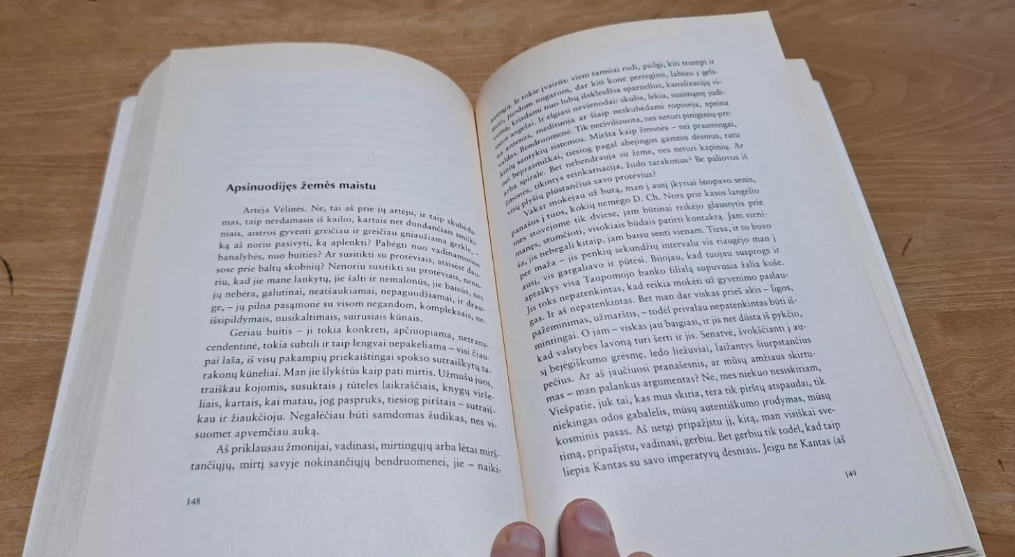 Nuogi drabužiai. Esė rinkinys - Sigitas Parulskis, knyga 5