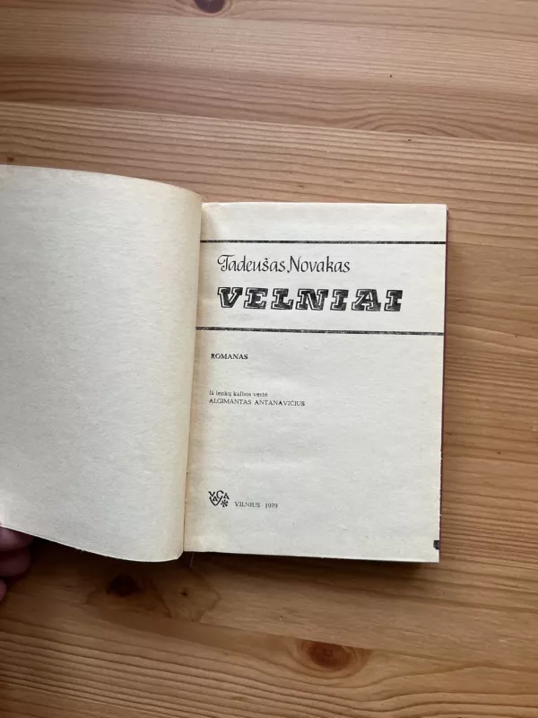 Velniai - Tadeušas Novakas, knyga 3