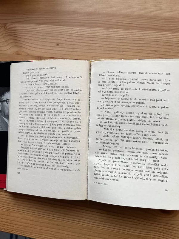 Buenos Aires. Voratinkliai draikės be vėjo - Vytautas Sirijos Gira, knyga 4