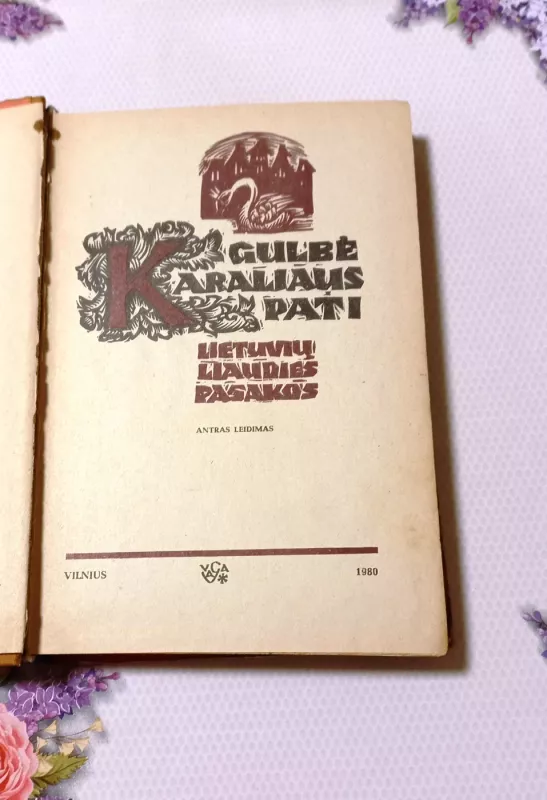 Gulbė karaliaus pati - Autorių Kolektyvas, knyga 4