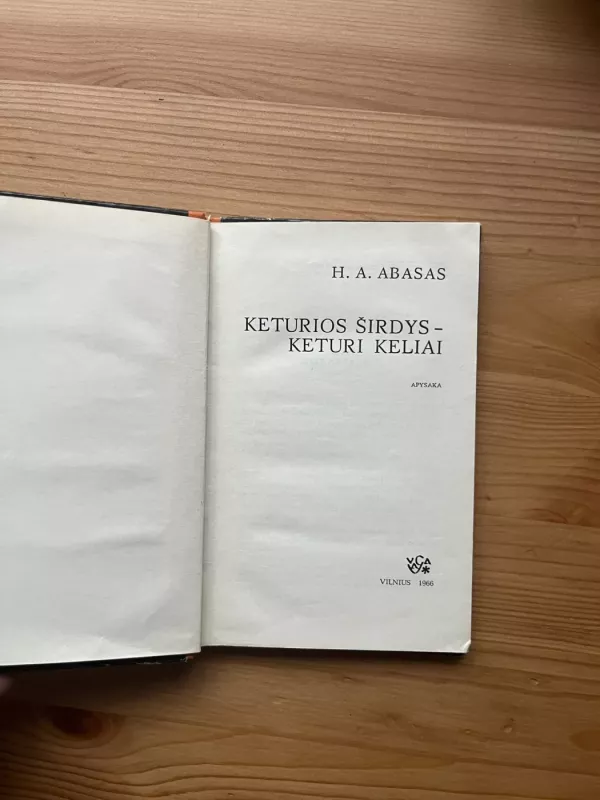 Keturios širdys-keturi keliai - H. A. Abasas, knyga 3