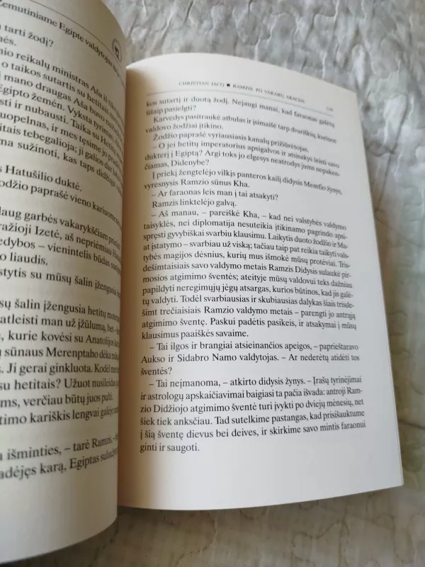 Ramzis: Po Vakarų akacija - Christian Jacq, knyga 4