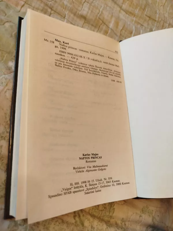 Naftos princas - Karlas Majus, knyga 5