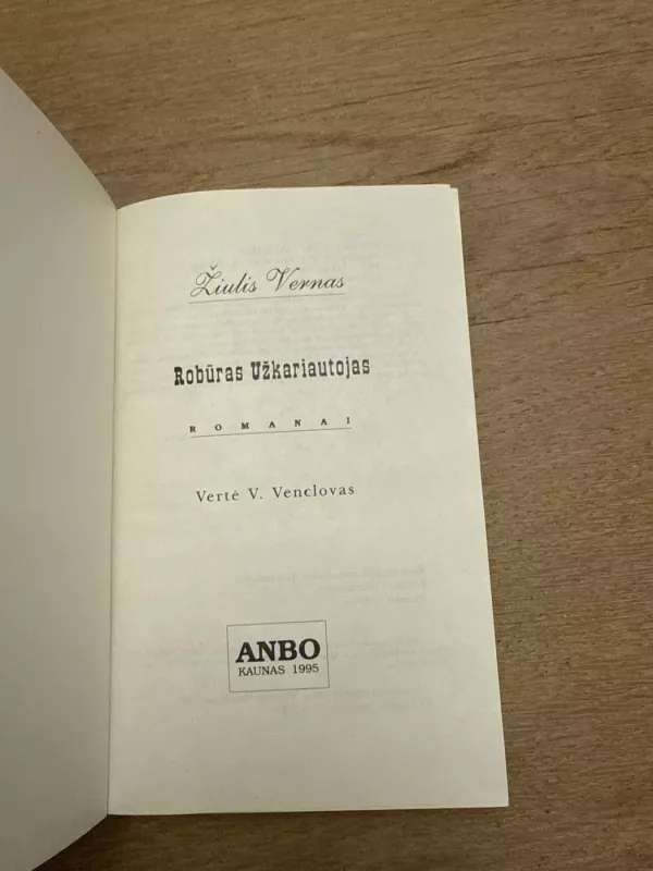 Robūras Užkariautojas - Žiulis Vernas, knyga 3