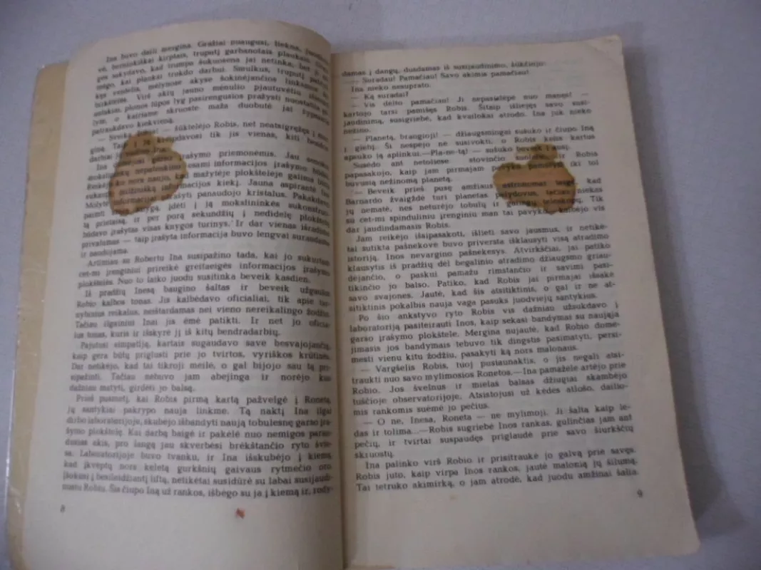 Roneta - Vytautas Ažušilis, knyga 4