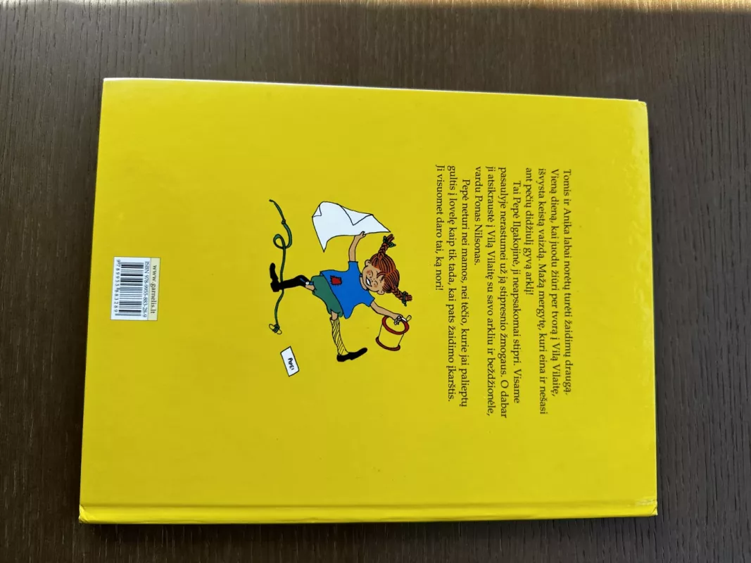 Meškinas Gustavas pasakoja... - Tilde Michels, knyga 4