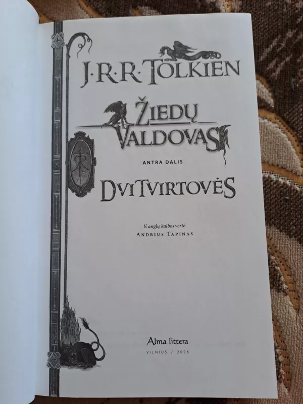 Žiedų Valdovas. Dvi Tvirtovės. Antra dalis - J. R. R. Tolkien, knyga 3