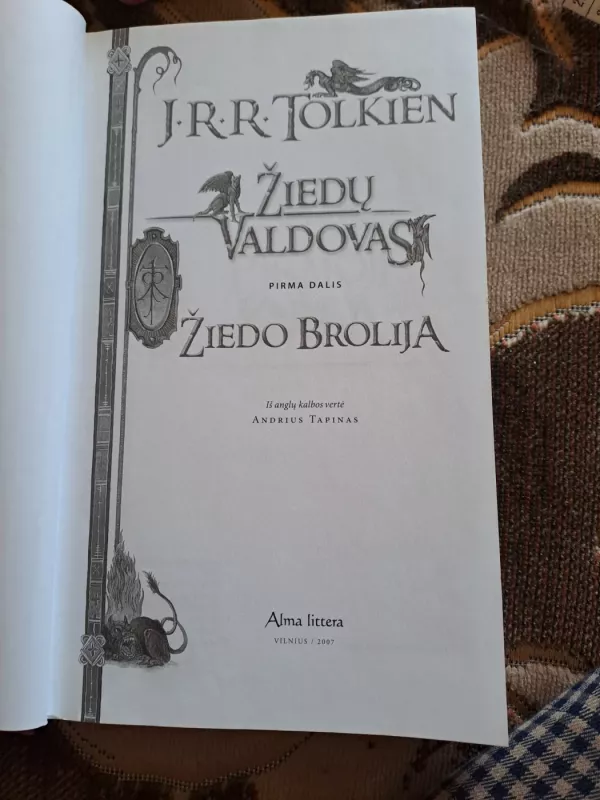 Žiedų valdovas (1 dalis): Žiedo brolija - J. R. R. Tolkien, knyga 3