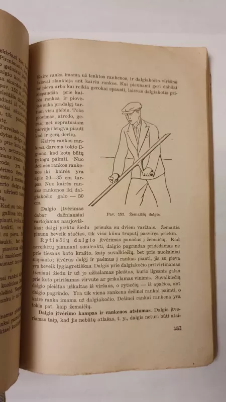 Žemės ūkio mašinos ir įrankiai - Autorių Kolektyvas, knyga 3