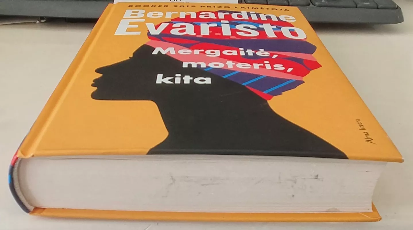 Mergaitė, moteris, kita - Bernardine Evaristo, knyga 4